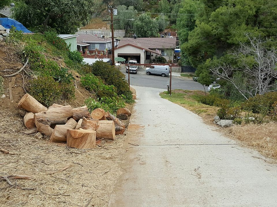 2nd image of N 55 Ave
