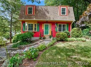 33 Beverly Rd, Trumbull, CT 06611