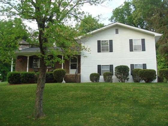 1st image of 604 Wood Ln