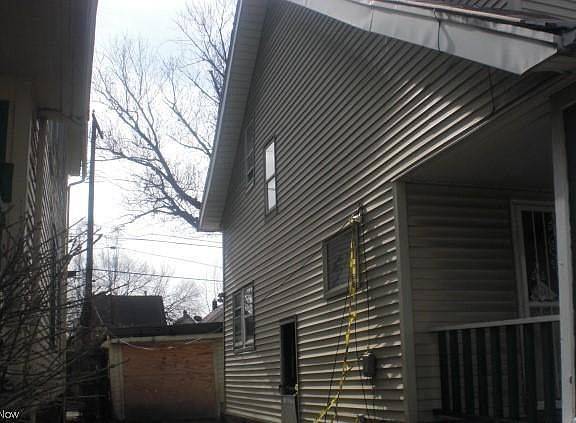 4th image of 14518 Shaw Ave
