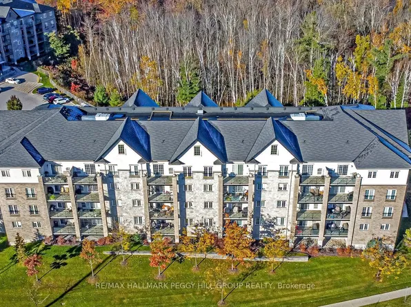40 Ferndale Dr S #402, Barrie, ON L4N 2L3