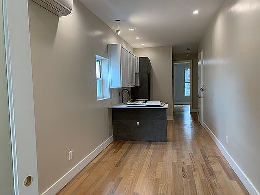 1st image of 56 Grattan St #3R