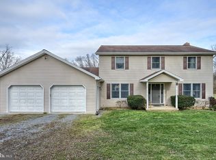 695 Mount Rock Rd, Carlisle, PA 17015