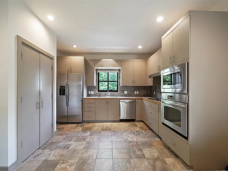 2225 Bolsover St — Photo 30