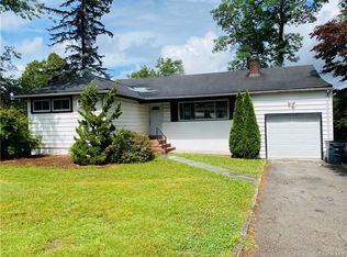 2 Whittington Rd, White Plains, NY 10607