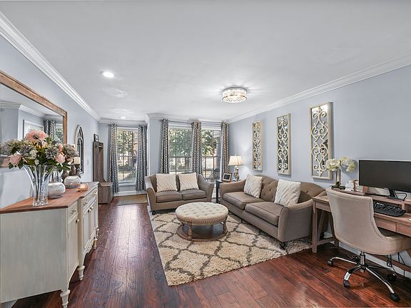 4th image of 81 Ironwood Ct