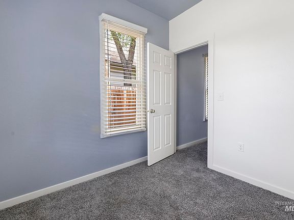 5th image of 332 4th Ave W