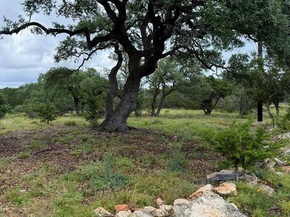589 Rolling Hills Rd, Blanco, TX 78606
