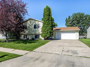 614 22nd St E, West Fargo, ND 58078