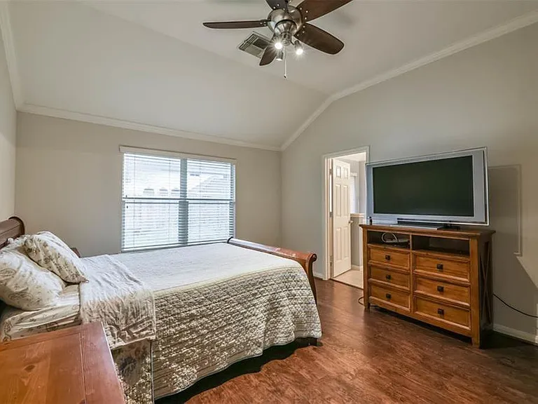 5911 Mettler Ln — Photo 13