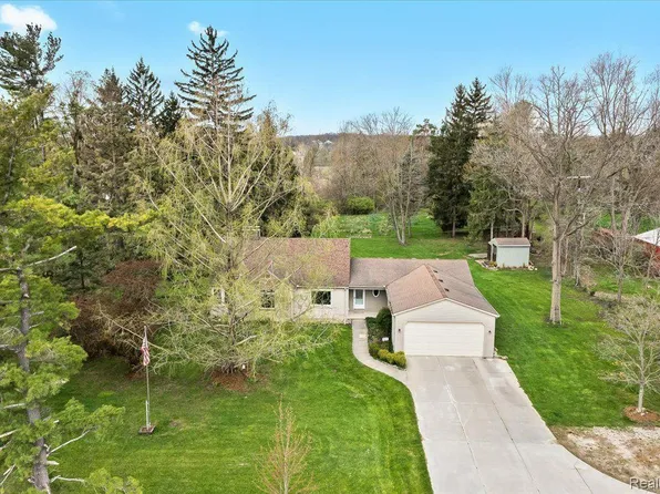 4075 Gotfredson Rd, Plymouth, MI 48170