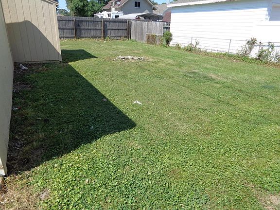 3rd image of 2826 Avenue F