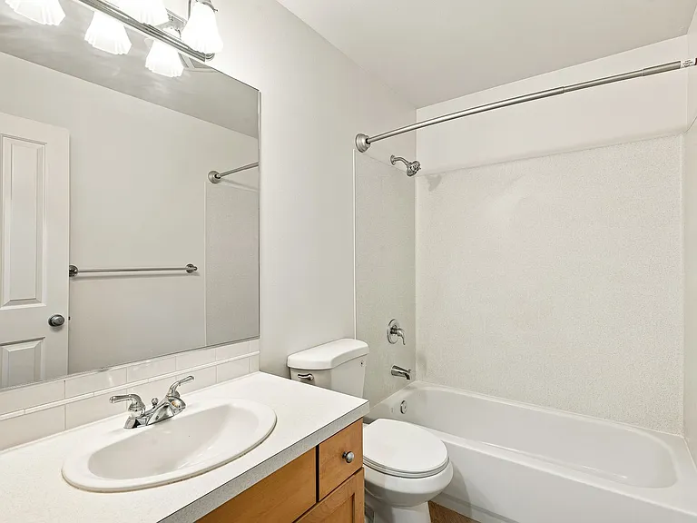 2-Bedroom Apartment for Rent at North Admiral Court - West Seattle — Photo 12