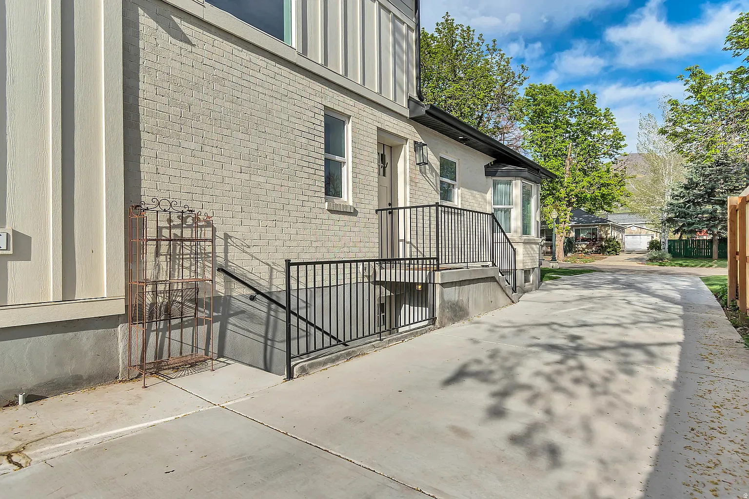 2 bed, 650 sqft, $2,000 — Photo 3