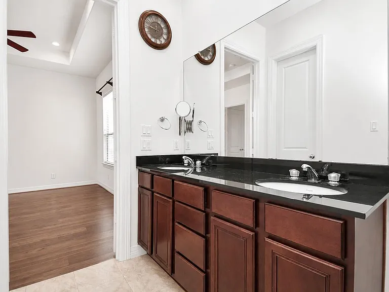 3900 Center St — Photo 23