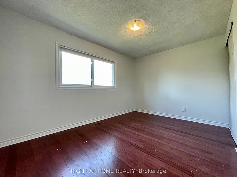 183 Autumn Hill Cres #UPPER — Photo 22