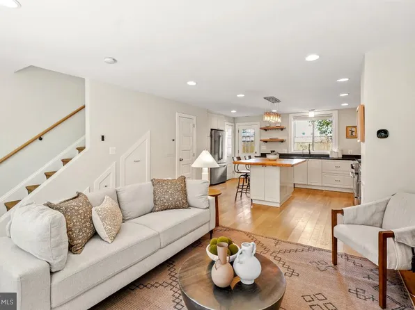 203 17th St SE, Washington, DC 20003