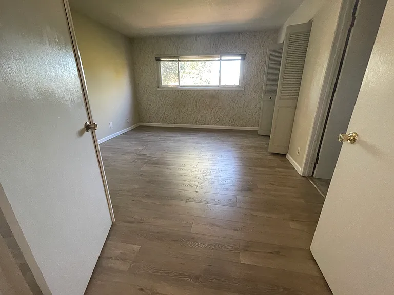 4935 Massachusetts Dr — Photo 25