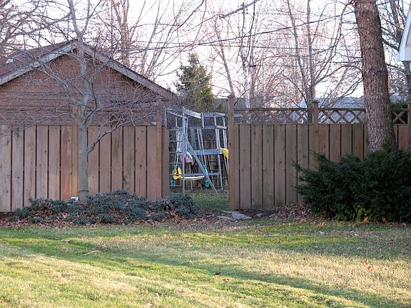 4th image of 691 Oakhurst Ct