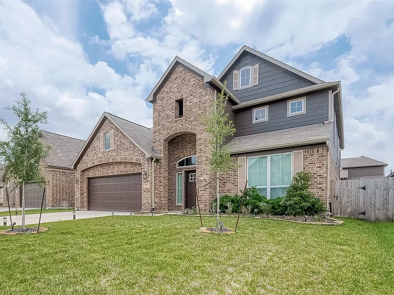 20607 Enrique Dr — Photo 2