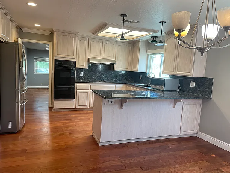 2168 Ventura Pl — Photo 13
