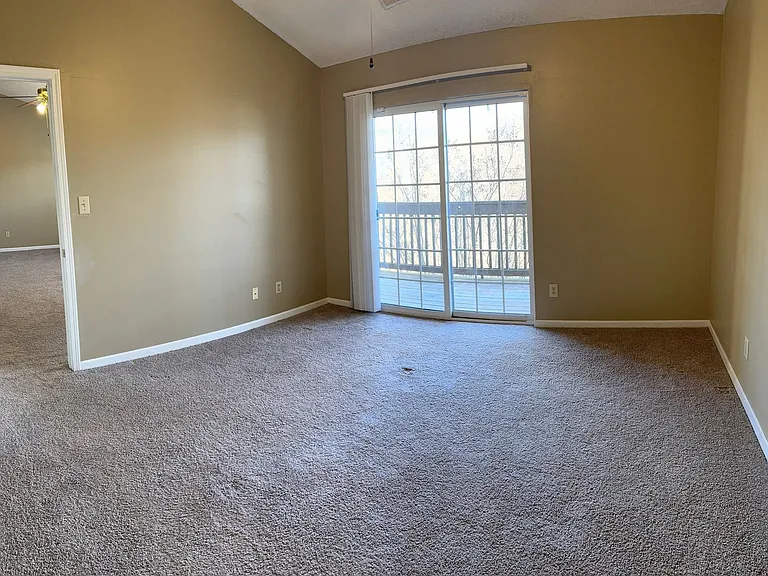 121 Wexford Dr #303 — Photo 8