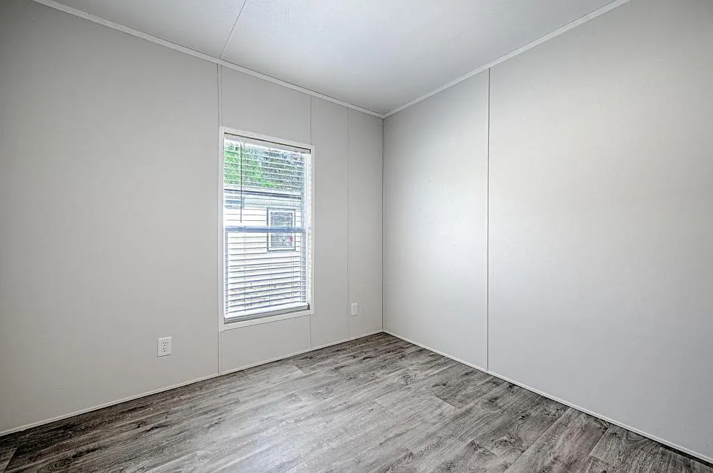 623 Kevin St — Photo 4