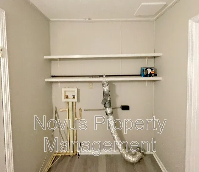 110 Austin Cir — Photo 11