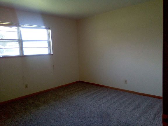 4th image of 3820 Seeber Dr