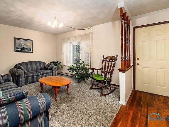 4th image of 900 Carol Cir