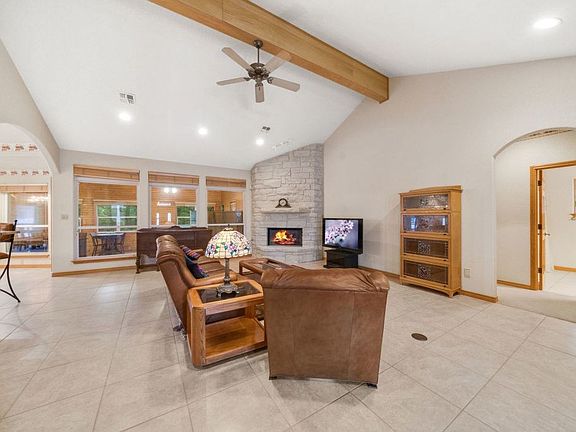 4th image of 2070 Summit Crest Dr