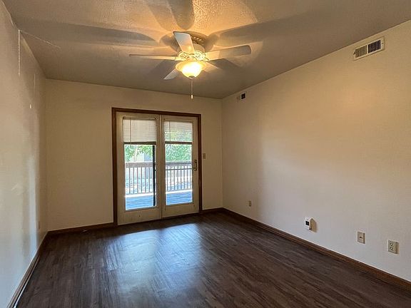 5th image of 400 S Grant St #248
