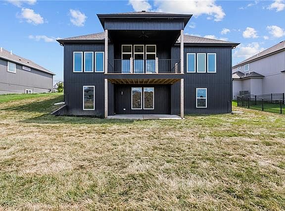 Rear View of Walkout with Covered deck Patio