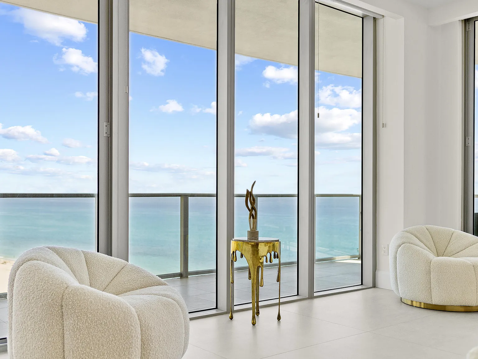 2 bed, 2.5 bath, 2065 sqft, $16,500 — Photo 4