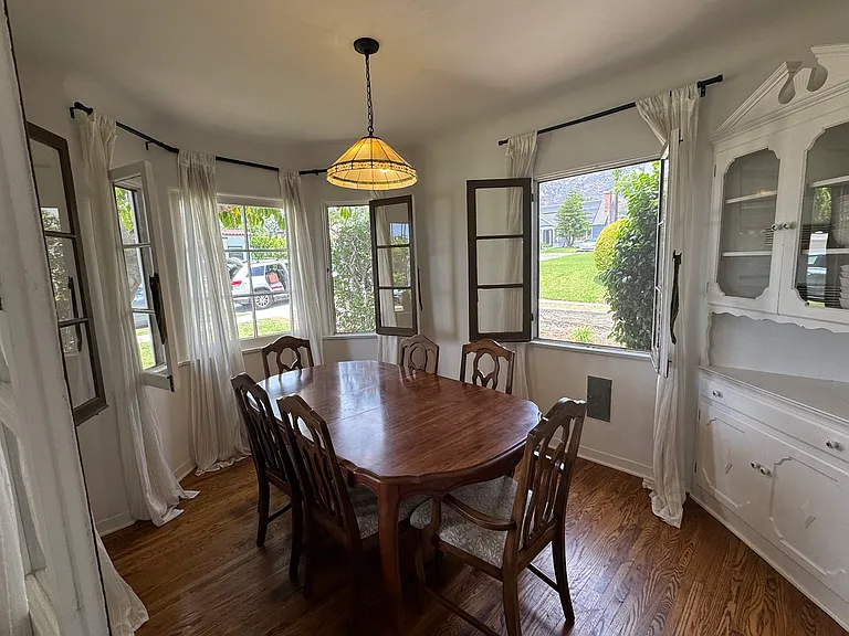 1418 Spazier Ave — Photo 8