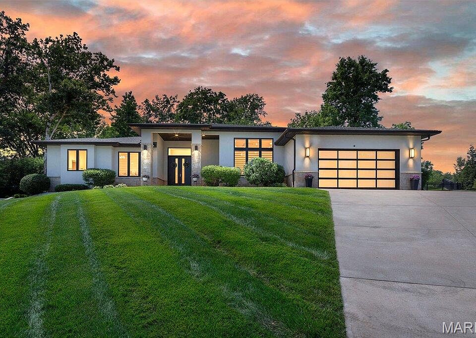 1st image of 10147 Fieldcrest Ln
