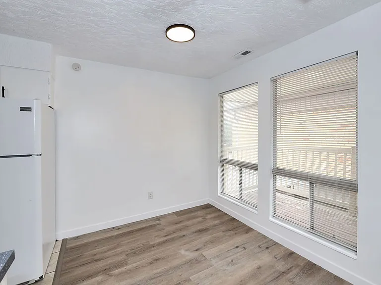 1165 Edgewood Dr — Photo 41
