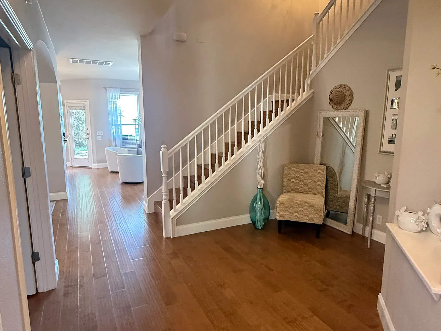 7901 Southwest Pkwy — Photo 2