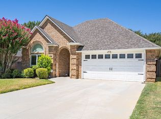 1207 Boardwalk St, Arlington, TX 76011