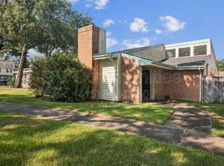 4802 Oak Hollow St, Baytown, TX 77521