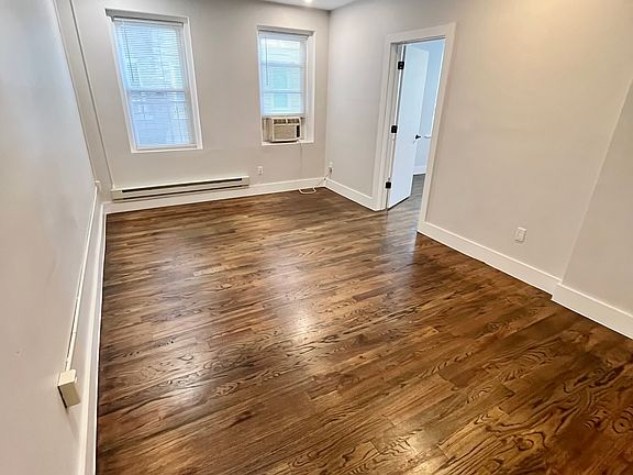 4th image of 68 Norton St #2