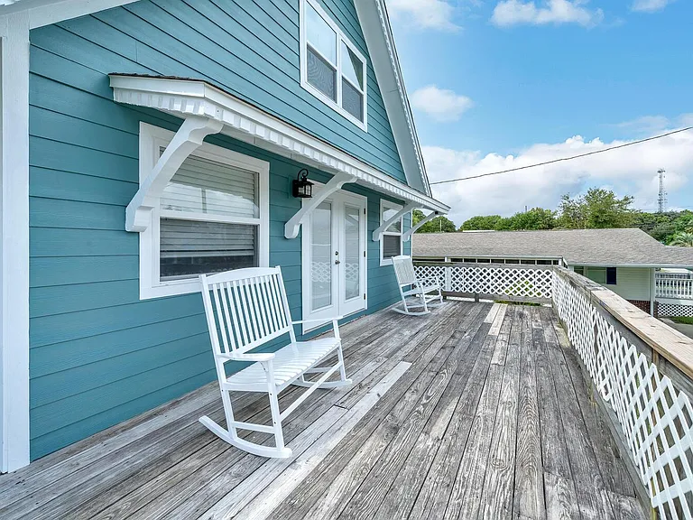 301 Chelsea Dr — Photo 4