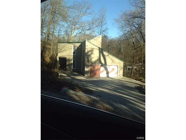 22 Windsor Dr photo 1