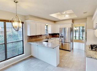 4016 Bobbin Ln, Addison, TX 75001