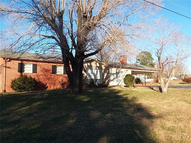 1st image of 1696 Oakmont Dr