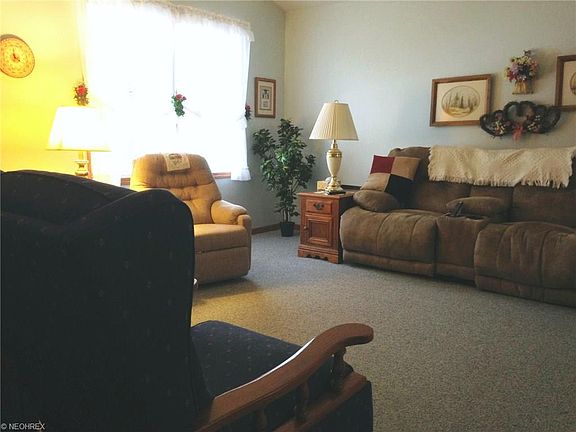 2nd image of 2 Westwinds Dr
