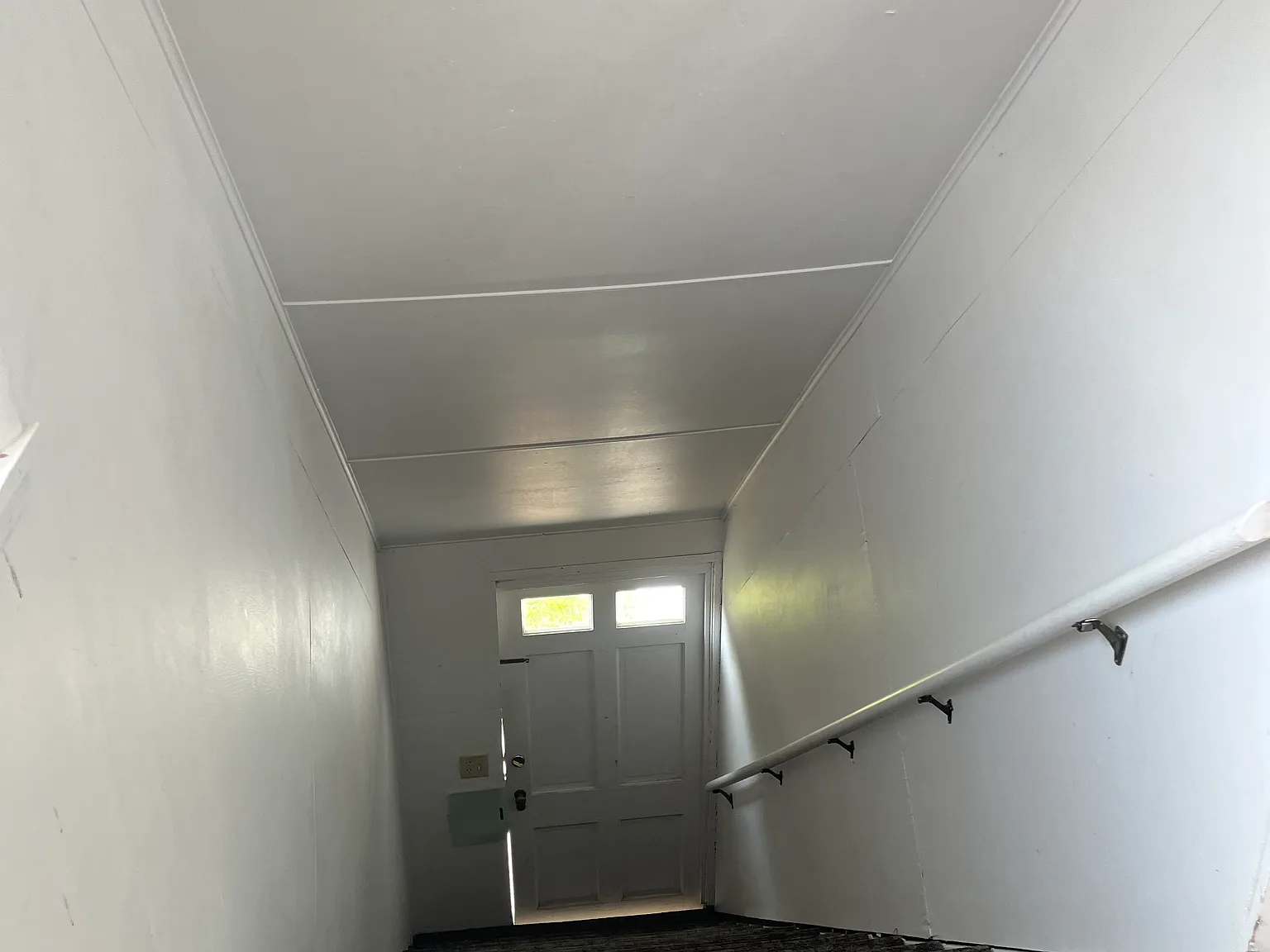 552 W Main St — Photo 2