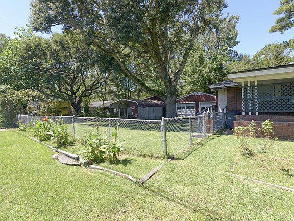 3rd image of 2264 Wren St