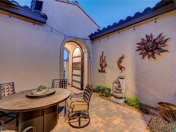 5th image of 51 Thorn Creek St