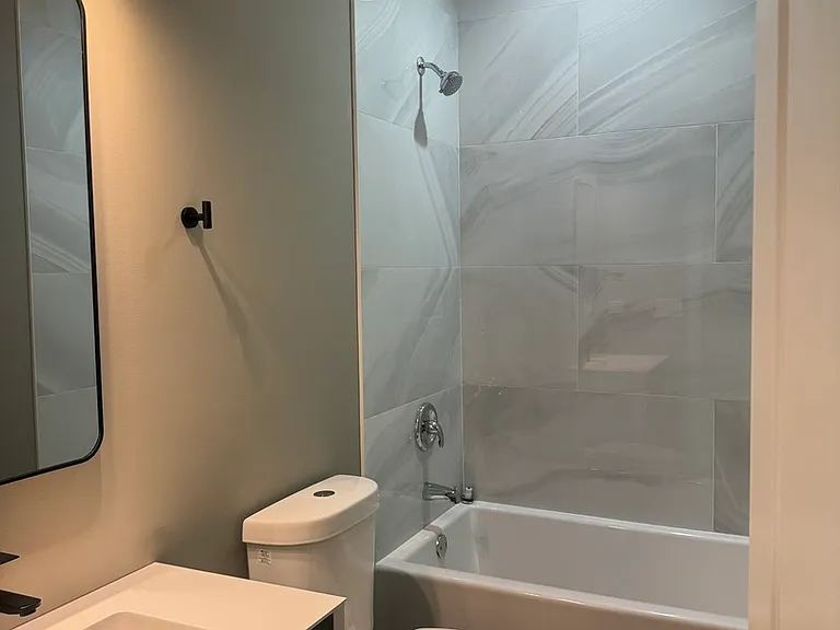 3723 S Lake Park Ave #0 — Photo 6